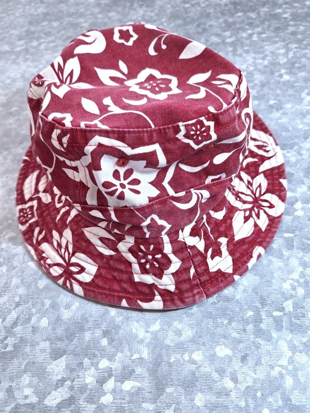 San Sun Red & White Floral Bucket Hat Size L